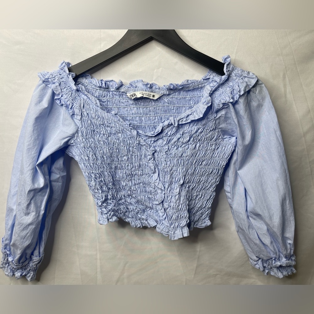 Blue crop top form fitting